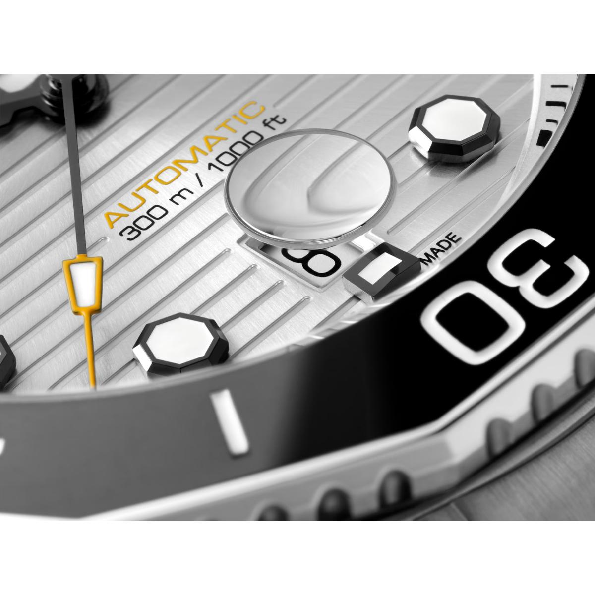 Aquaracer Professional 300 Date