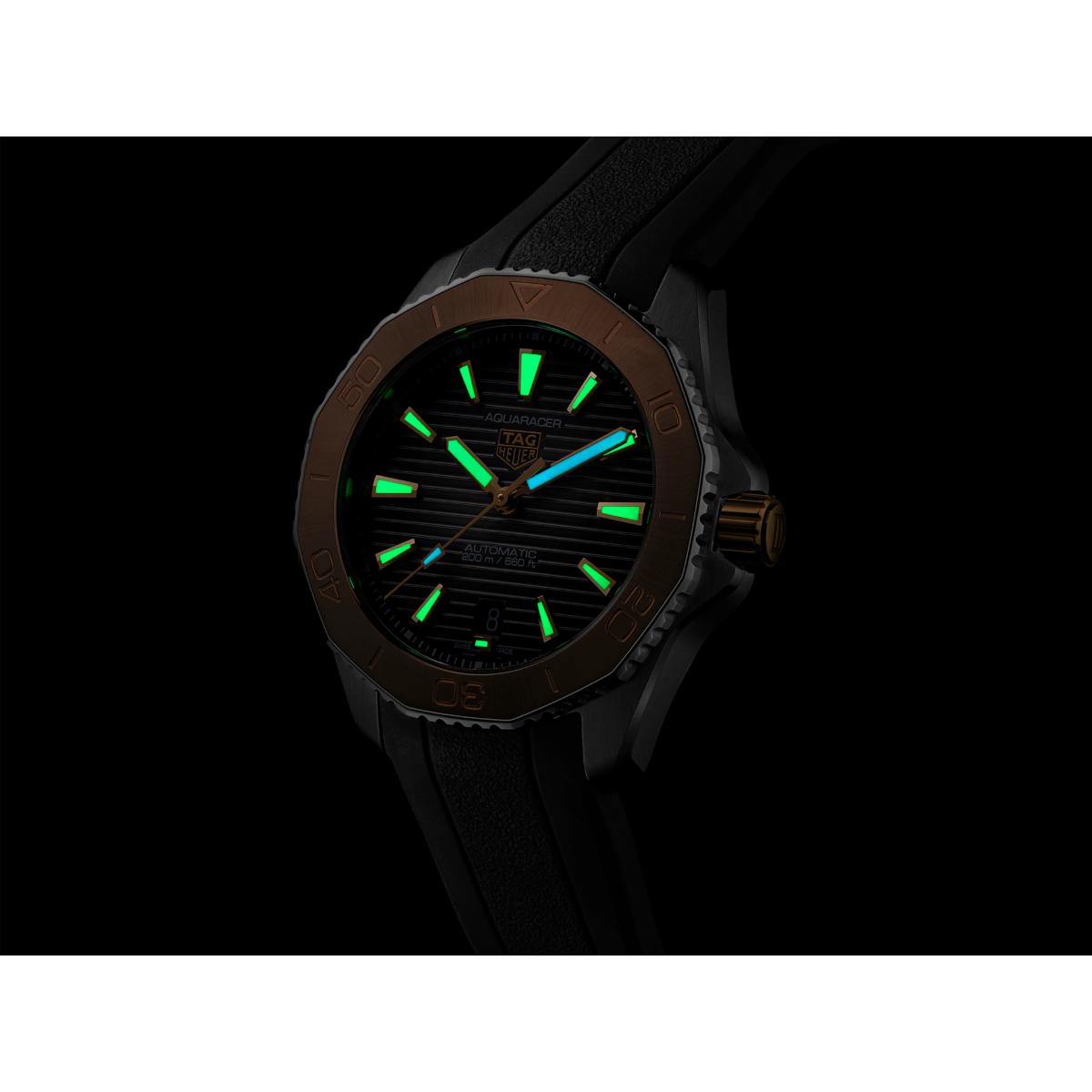 Aquaracer Professional 200 Date