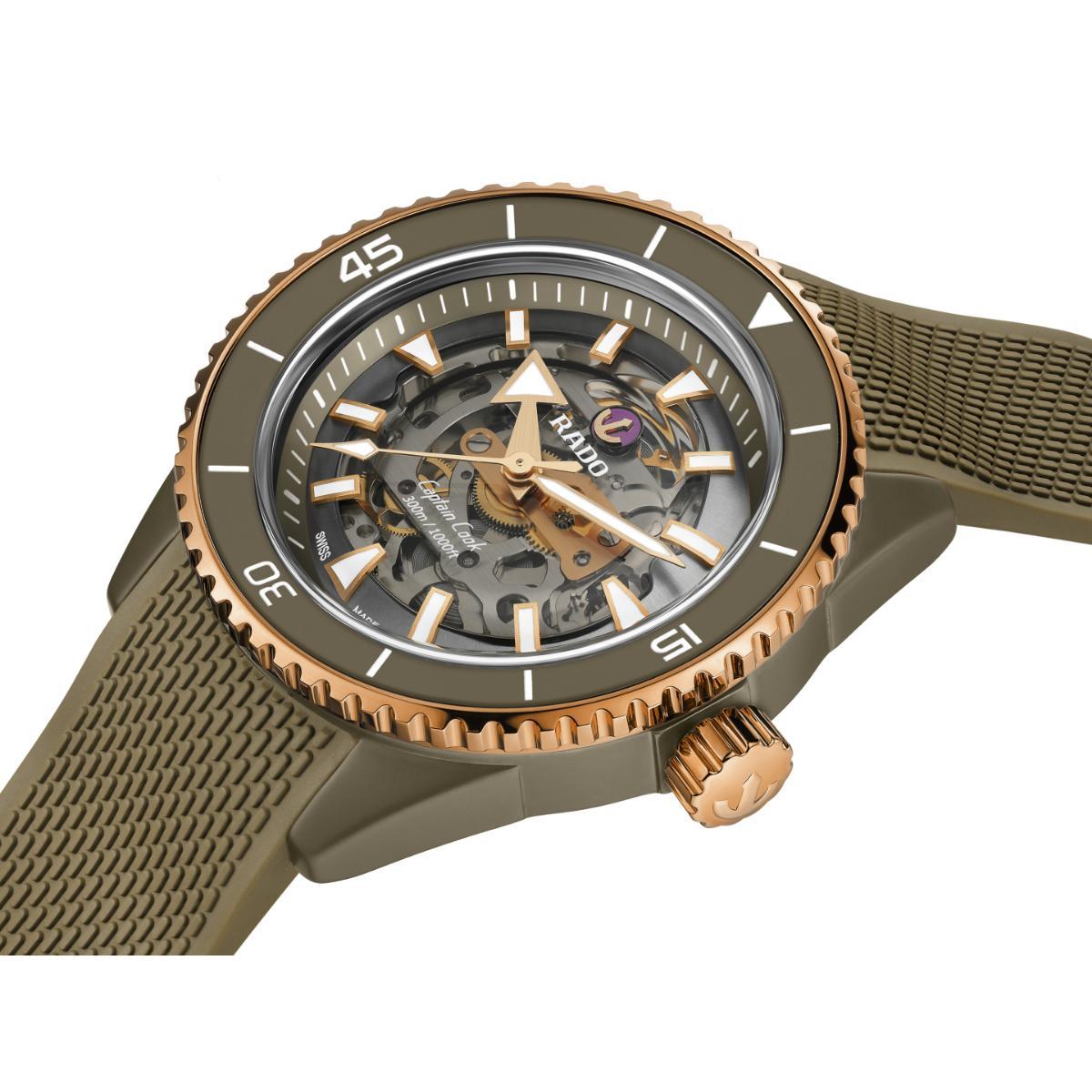 Captain Cook High-Tech Ceramic Skeleton