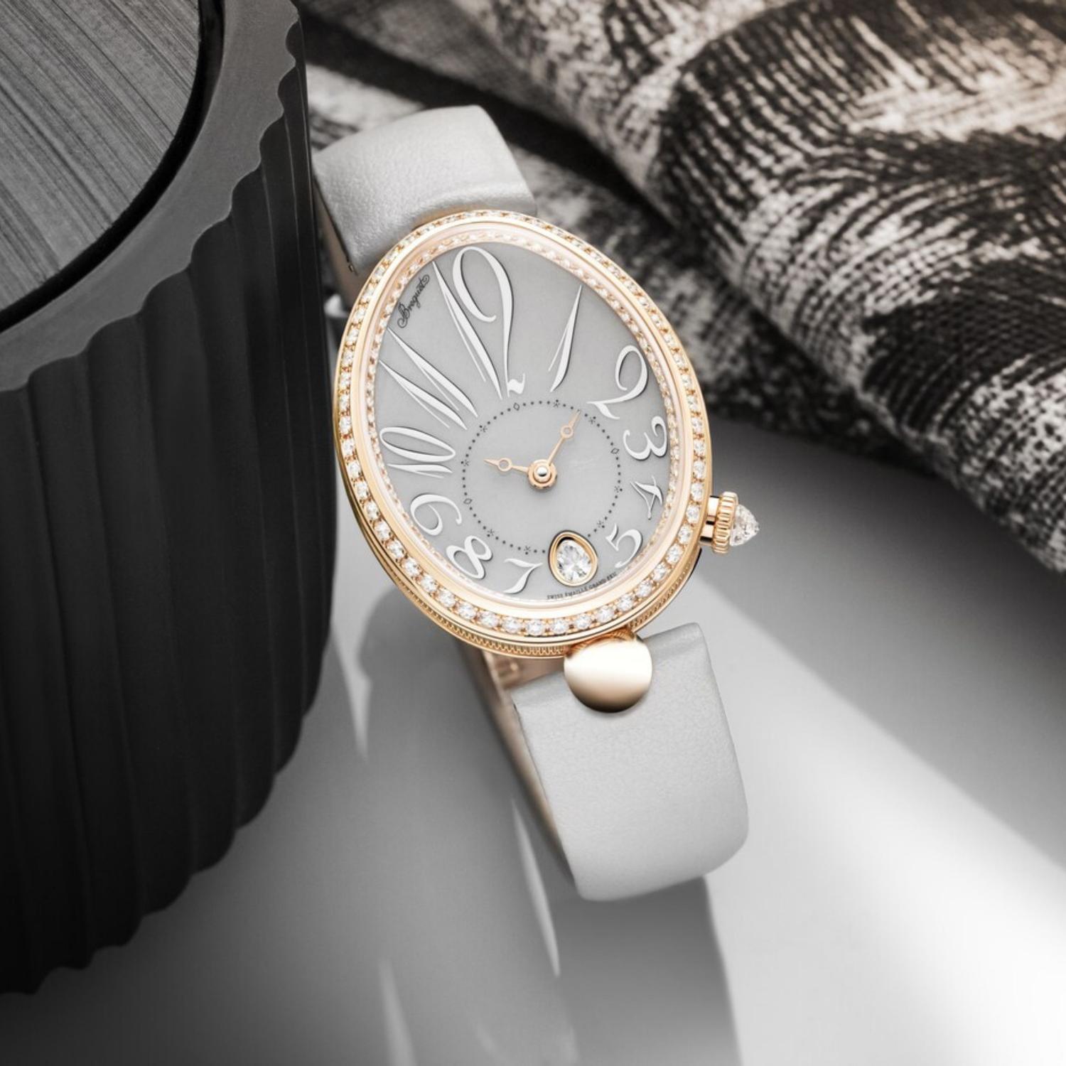 Reine de Naples 8918