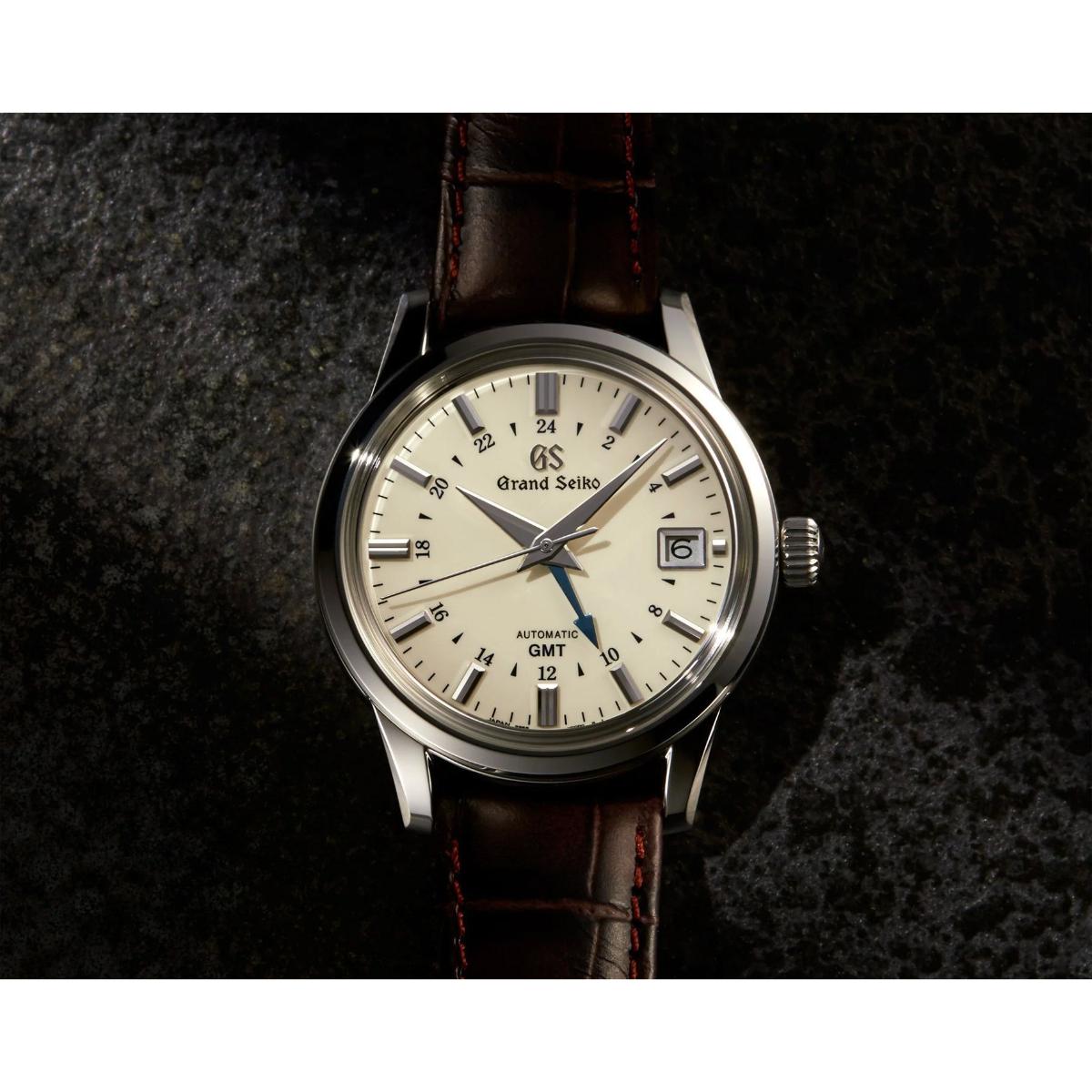 Classic and Elegant Mechanical GMT