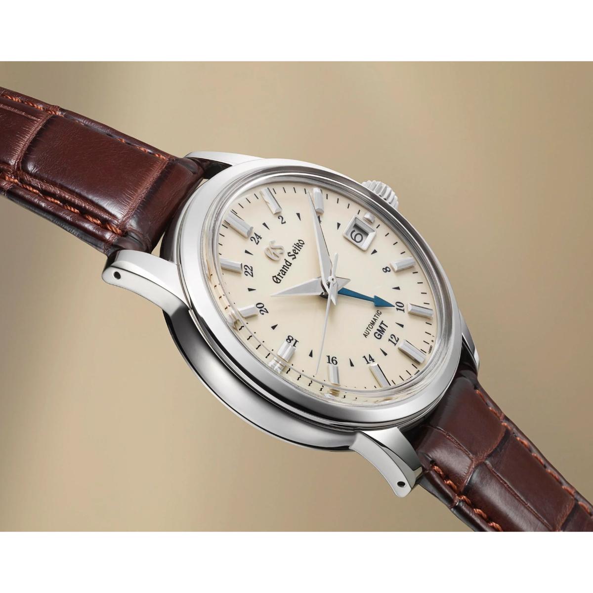 Classic and Elegant Mechanical GMT