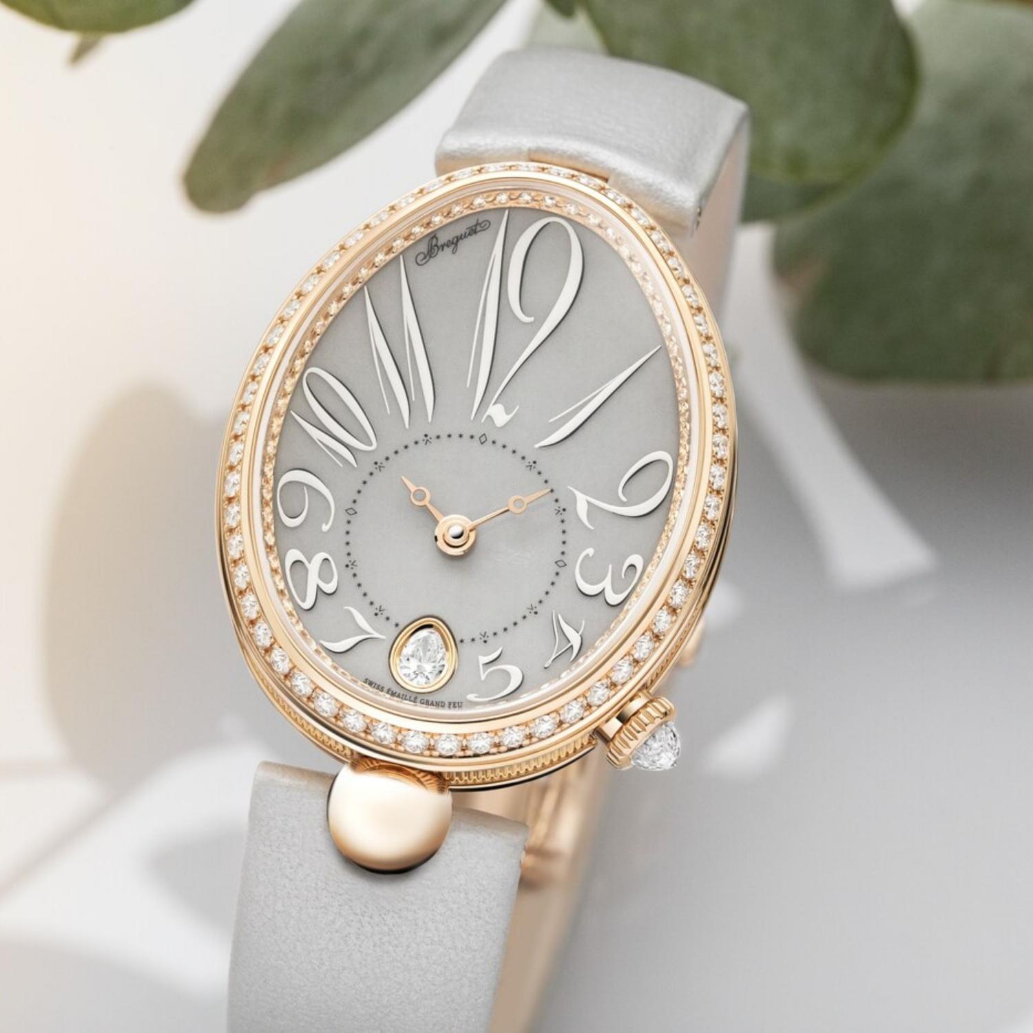 Reine de Naples 8918