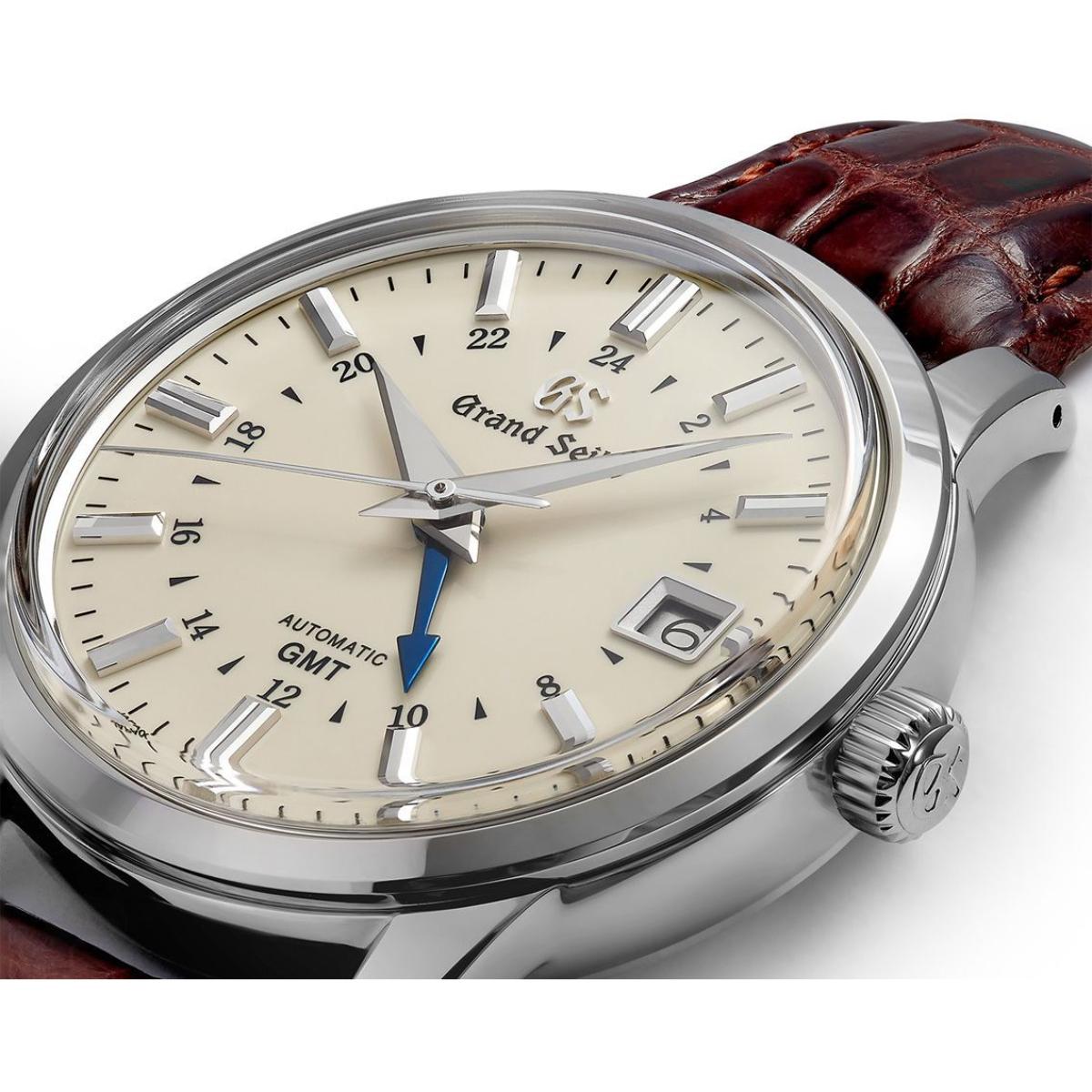 Classic and Elegant Mechanical GMT