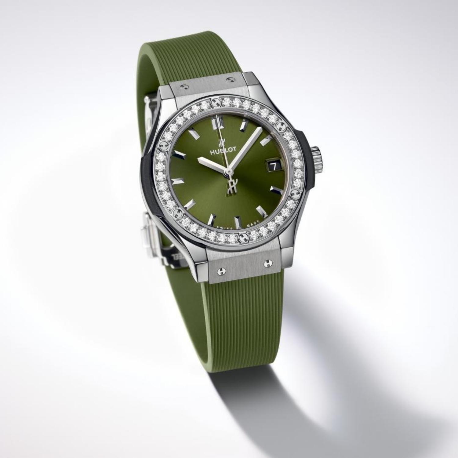 Classic Fusion Titanium Green Diamonds