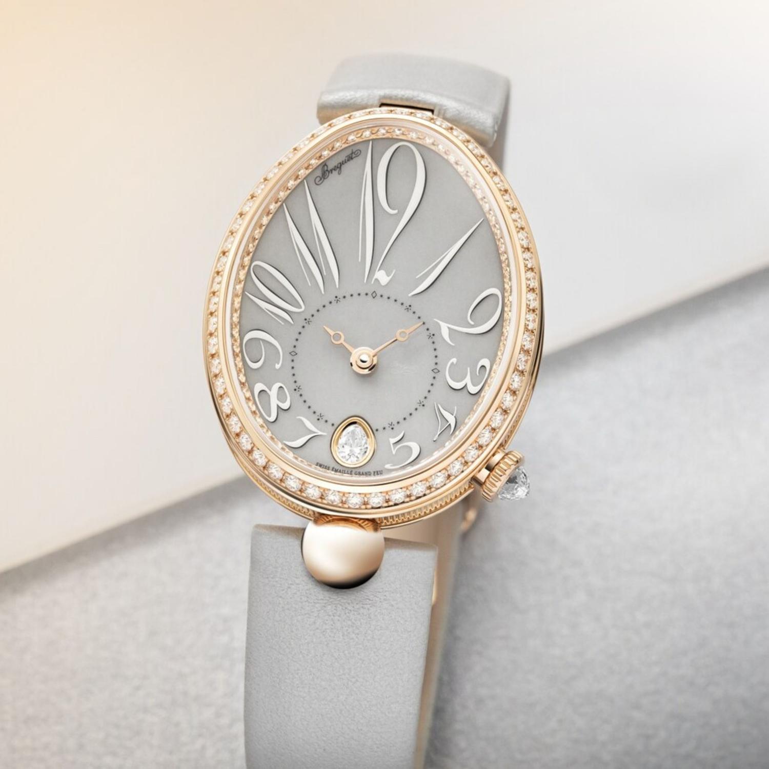 Reine de Naples 8918