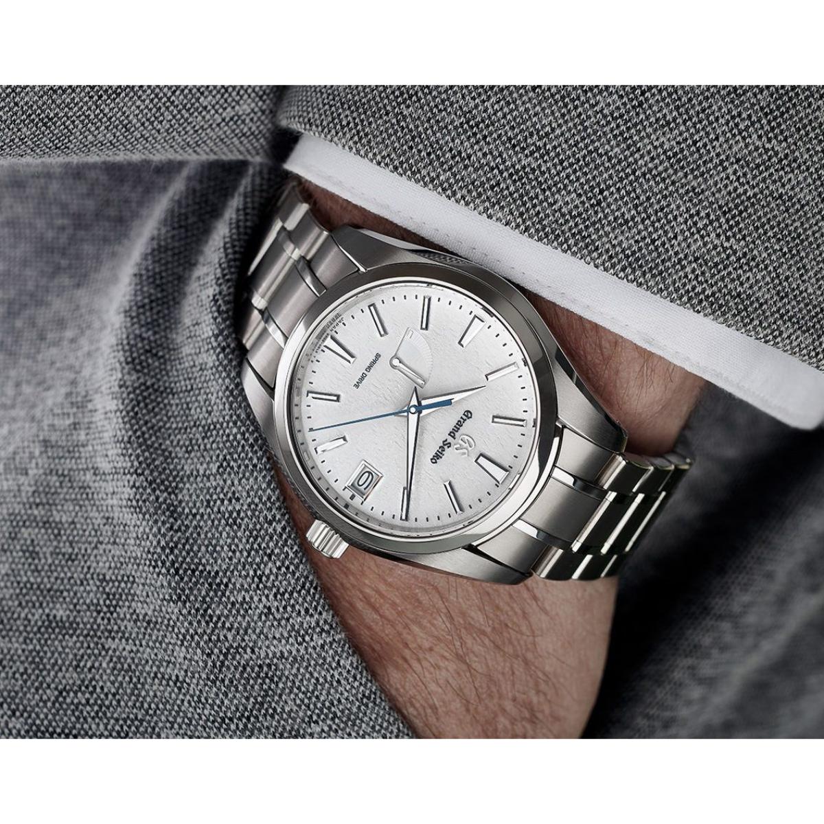 Iconic High Intensity Titanium Snowflake Spring Drive