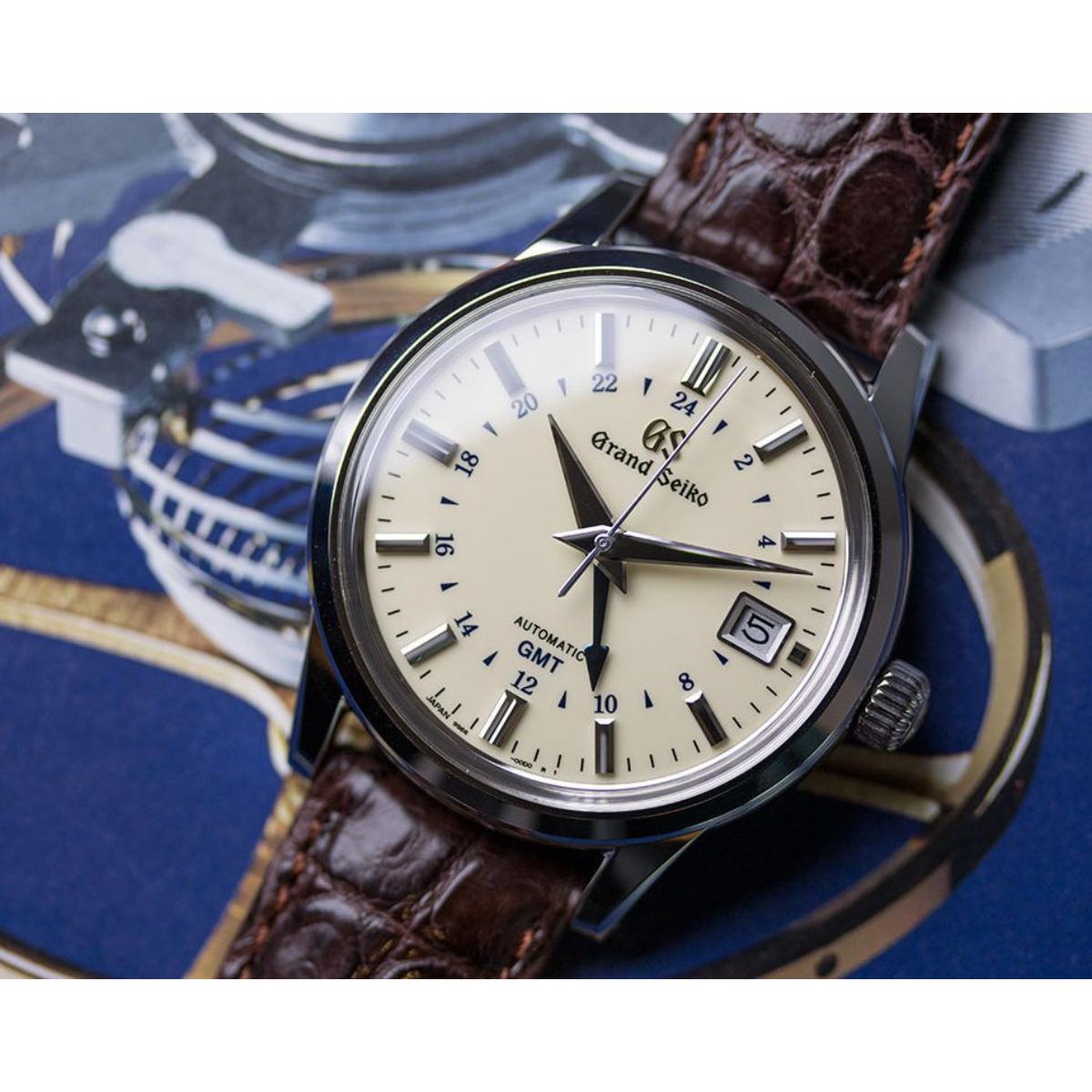 Classic and Elegant Mechanical GMT