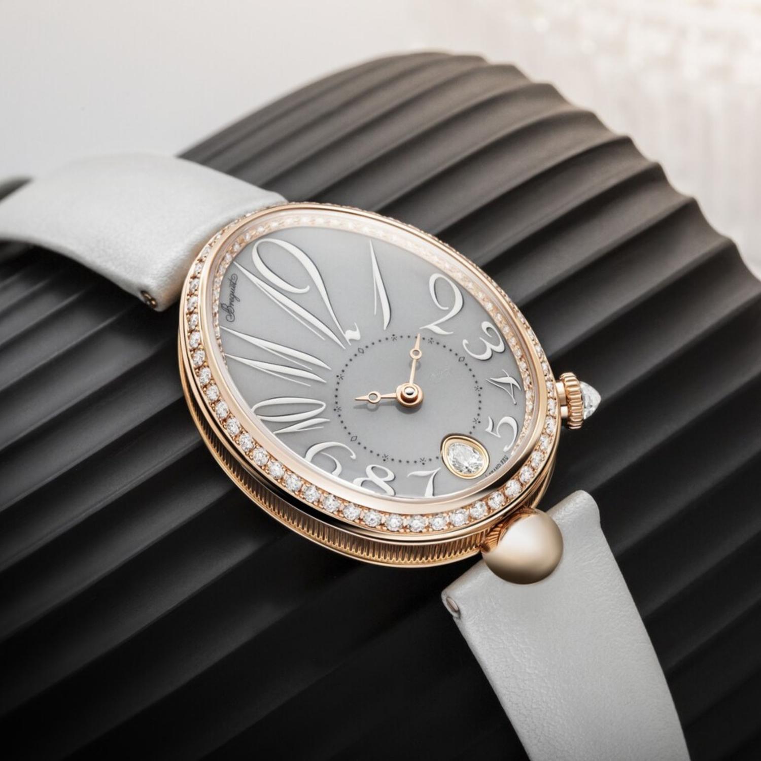 Reine de Naples 8918