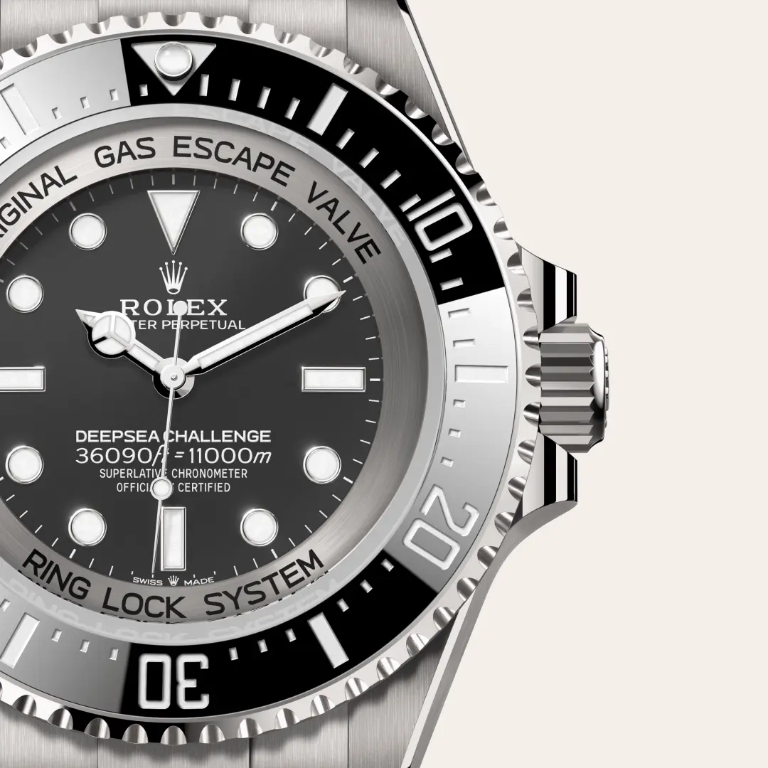 Rolex 
Cosmograph Daytona
Oyster, 40 mm, yellow gold
M126518LN-0014