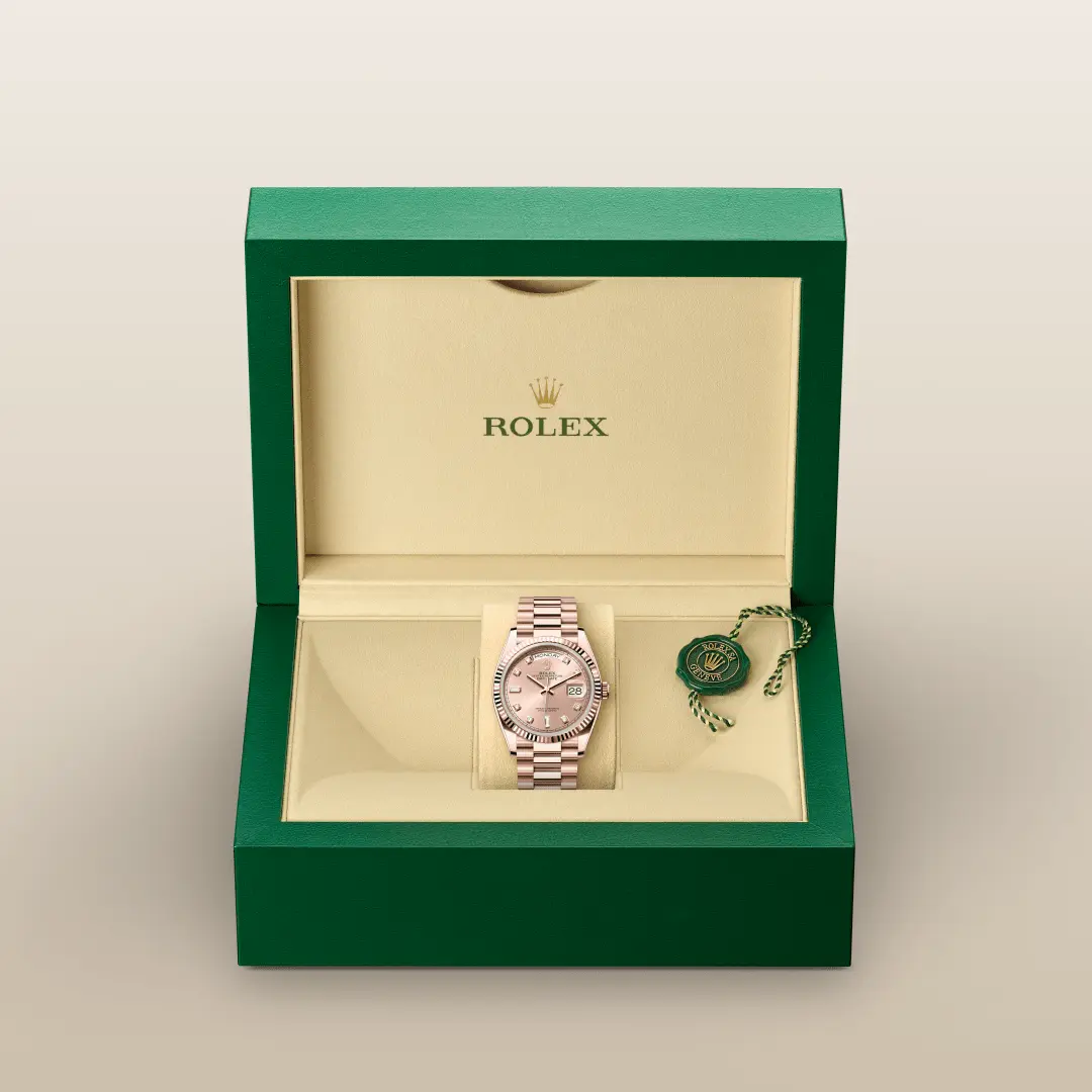 Rolex 
DAY-DATE
Oyster, 36 mm, Everose gold
M128235-0009