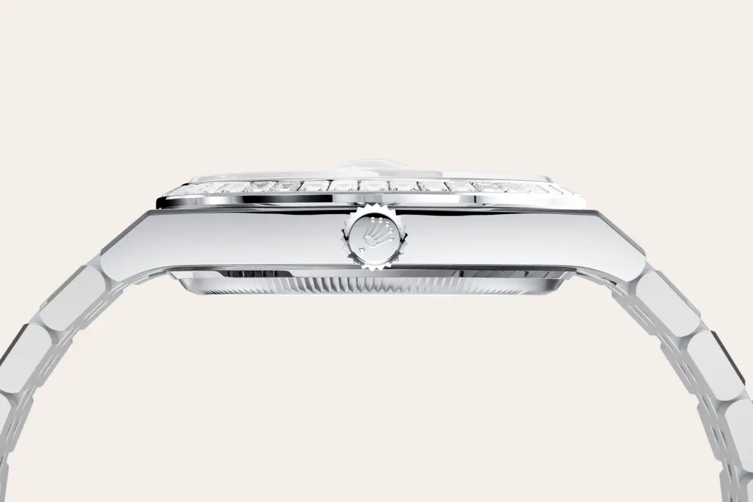 Rolex 
Land-Dweller 36
Oyster, 36 mm, platinum and diamonds
M127286TBR-0001