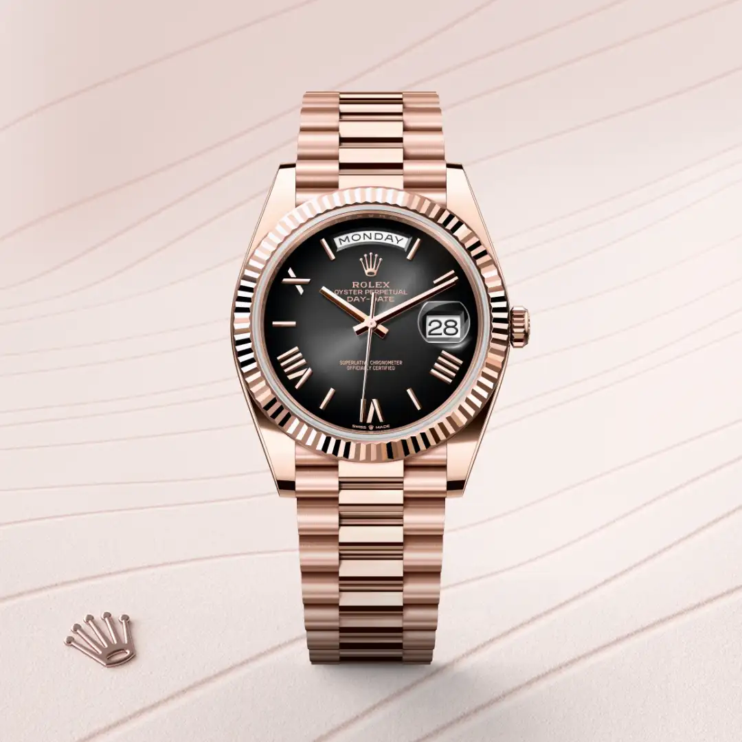 Rolex 
DAY-DATE
Oyster, 40 mm, Everose gold
M228235-0055