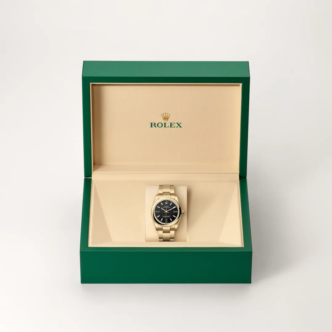 Rolex Oyster Perpetual 34
Oyster, 34 mm, yellow gold
M124208-0001