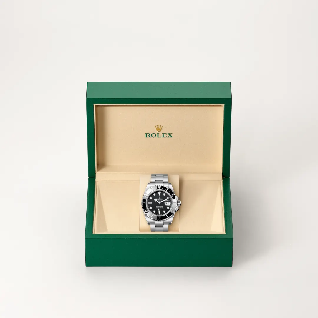 Rolex 
SUBMARINER
Oyster, 41 mm, Oystersteel
M126610LN-0001