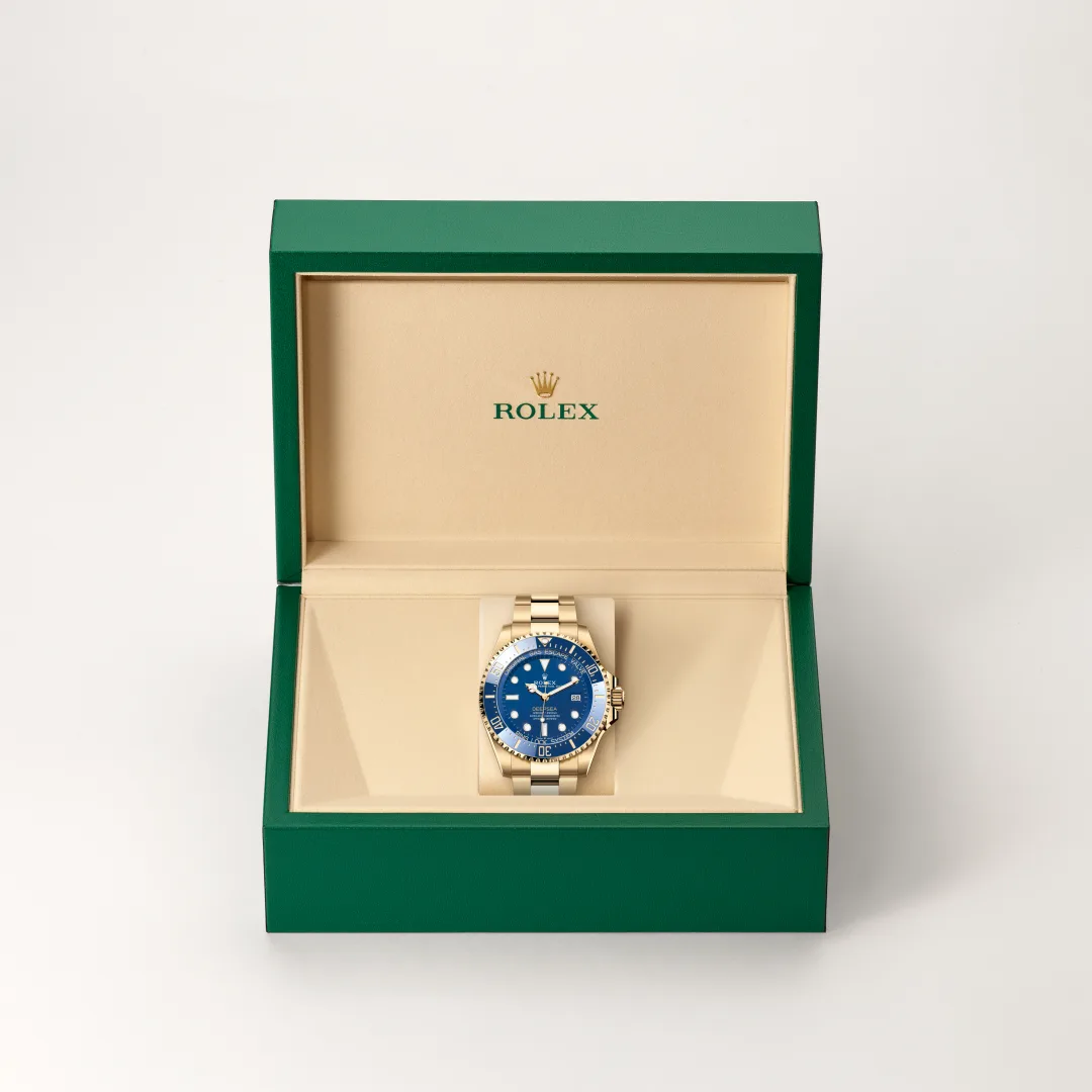 Rolex 
DEEPSEA
Oyster, 44 mm, yellow gold
M136668LB-0001