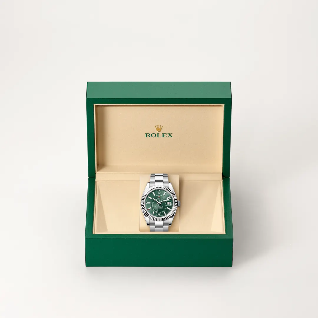 Rolex SKY-DWELLEROyster, 42 mm, Oystersteel and white goldM336934-0001